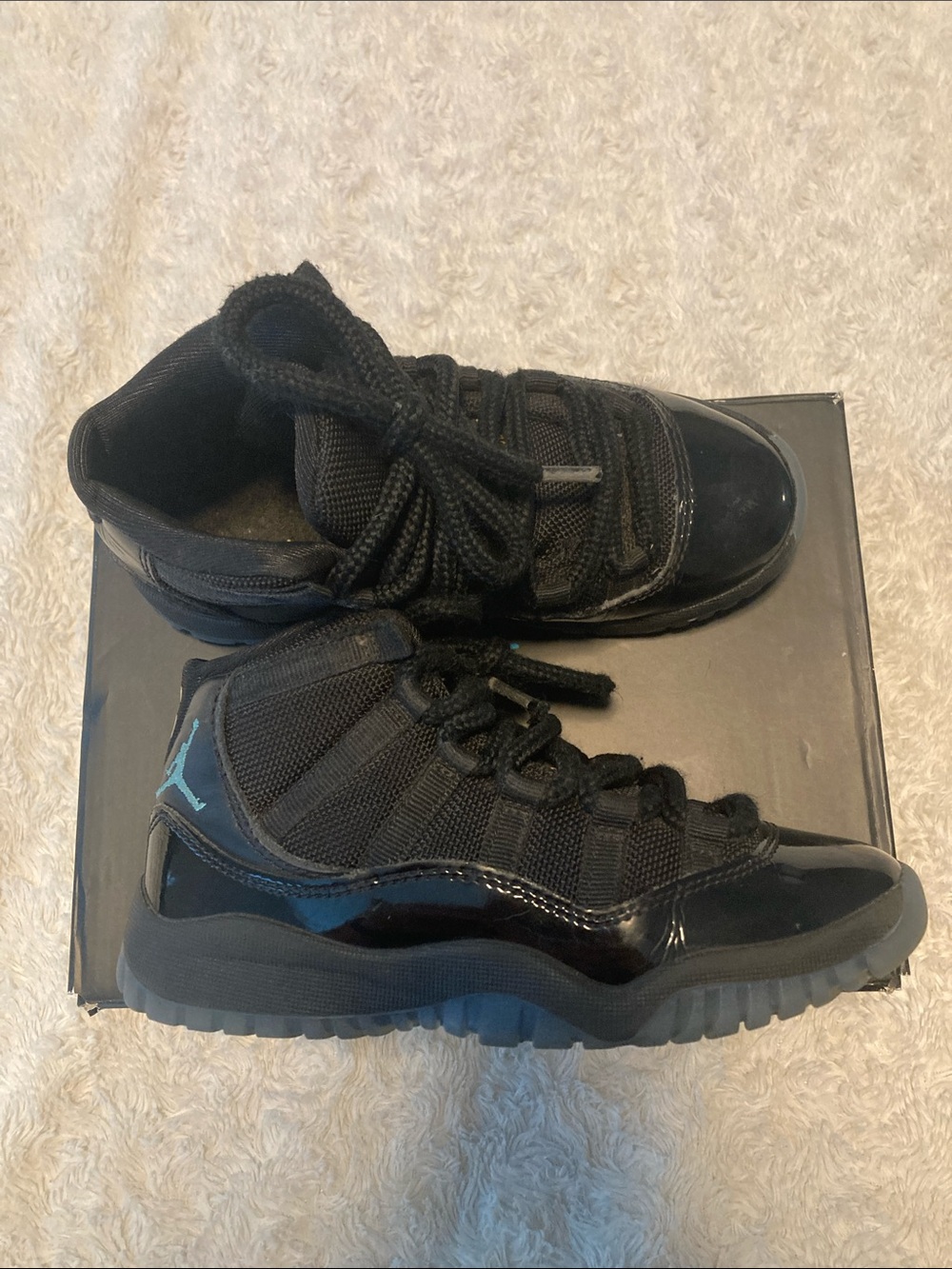 Jordan 11 retro black/blue gammas